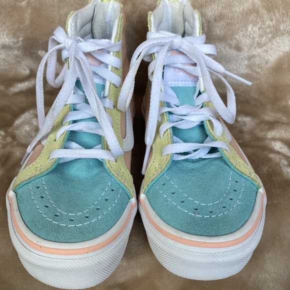 NWOT Van’s Kids Sk8-Hi Zip Sneaker in Pastel Color Block - Picture 2 of 6